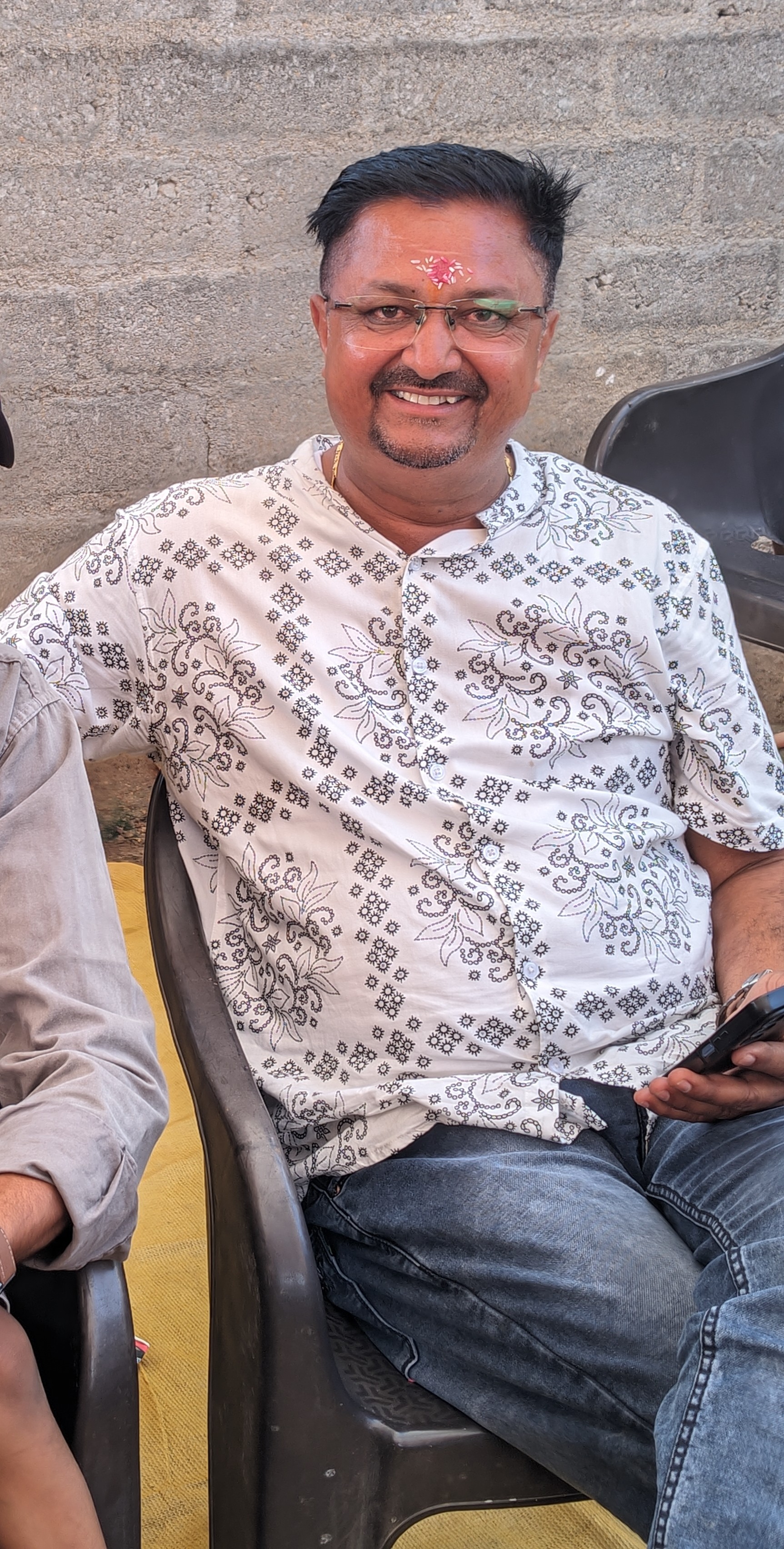 Rajeshgiri Goswami (Raju Bhai), owner of Giriraj Roadways